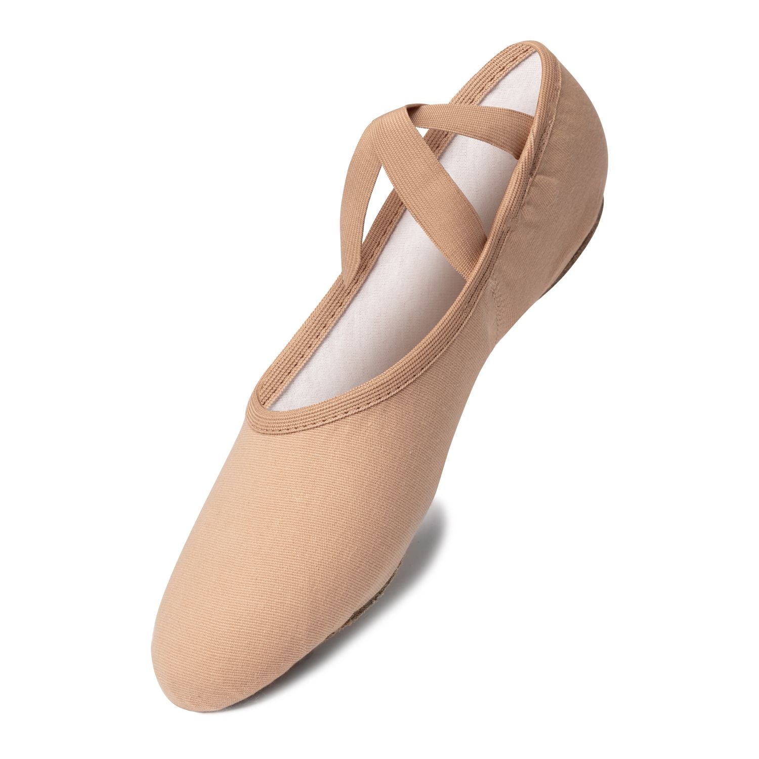 SD16 Só Dança Ballettschläppchen in Nude von Rumpf mit gekreuzten Gummibändern, isoliert auf weißem Hintergrund.